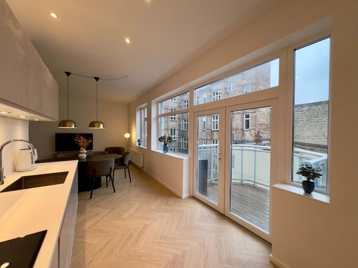 Leilighet Newly Renovated 2br With Large Balcony København