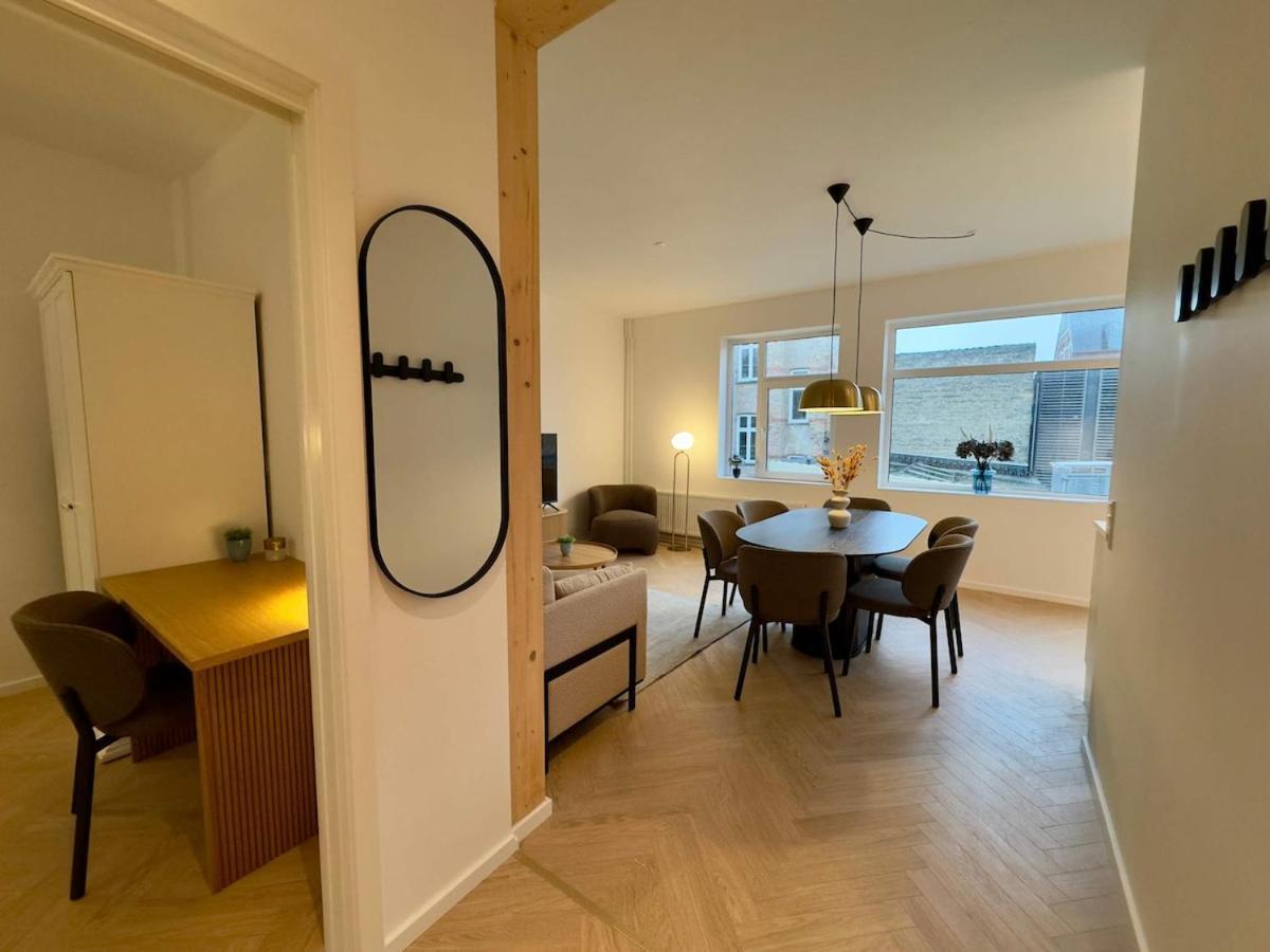 Newly Renovated 2br With Large Balcony Leilighet