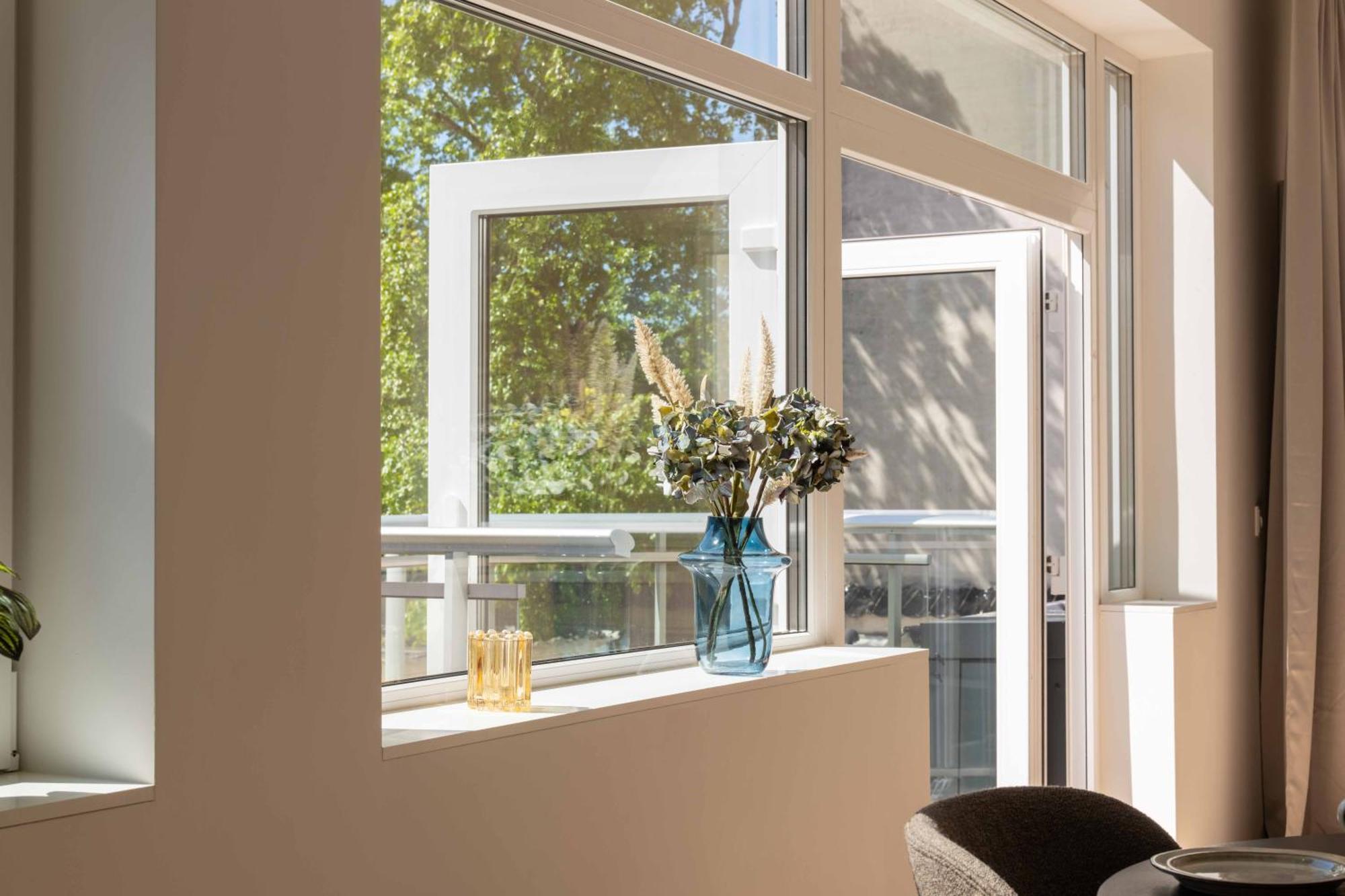 Apartment Newly Renovated 2br With Balcony *