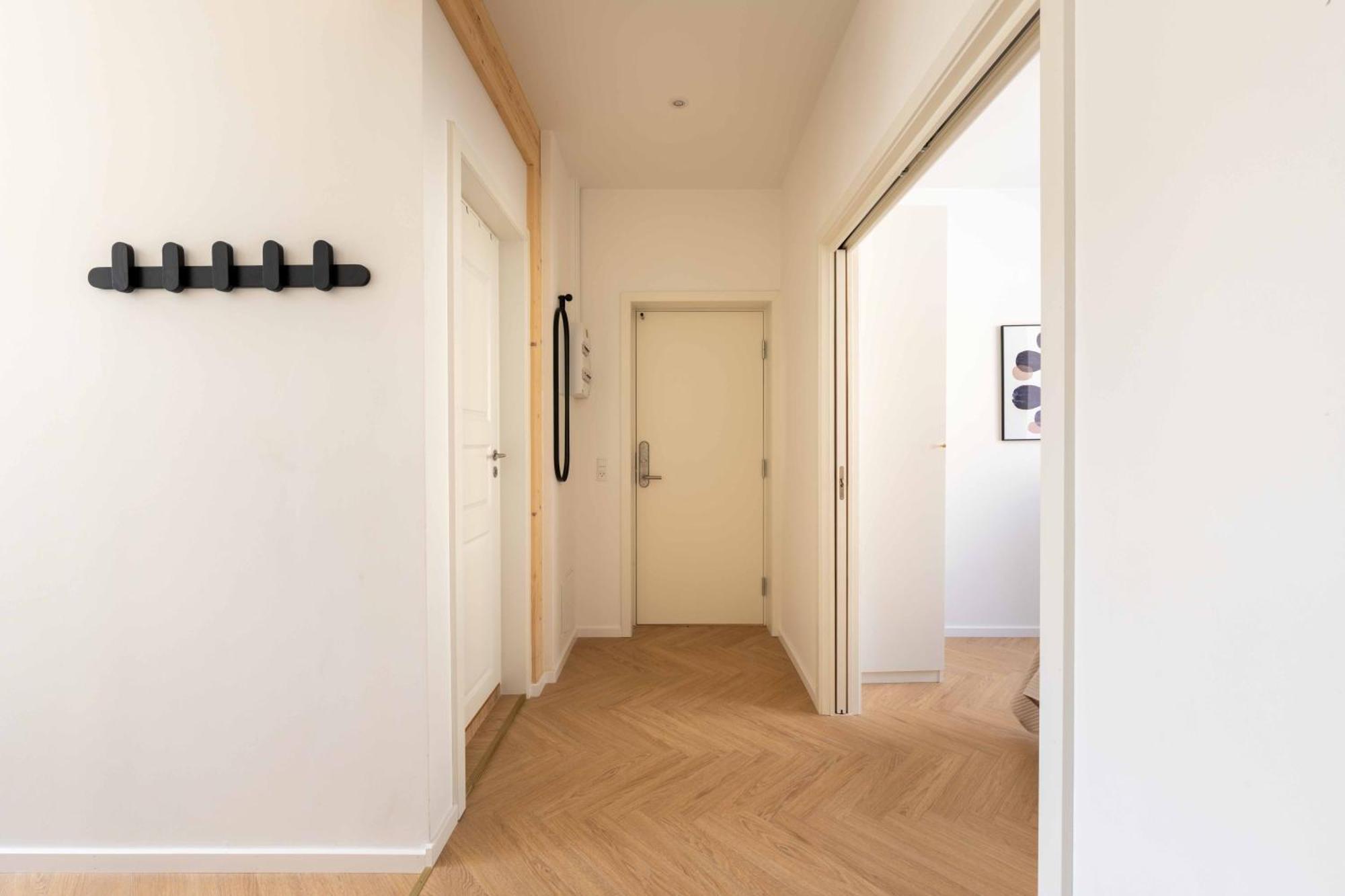 Newly Renovated 2br With Balcony Apartment