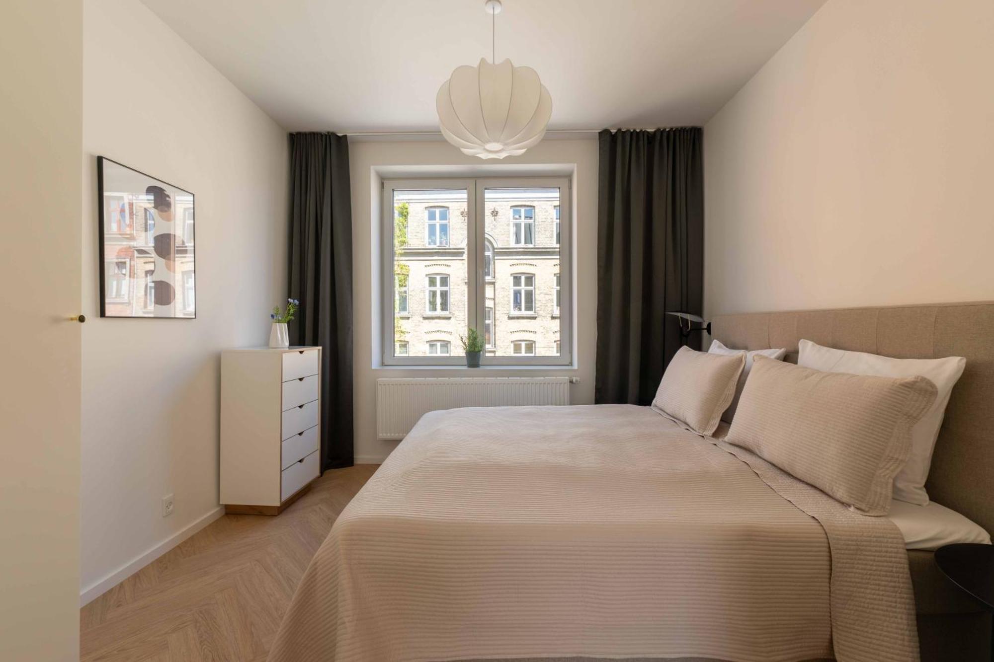 Apartment Newly Renovated 2br With Balcony *