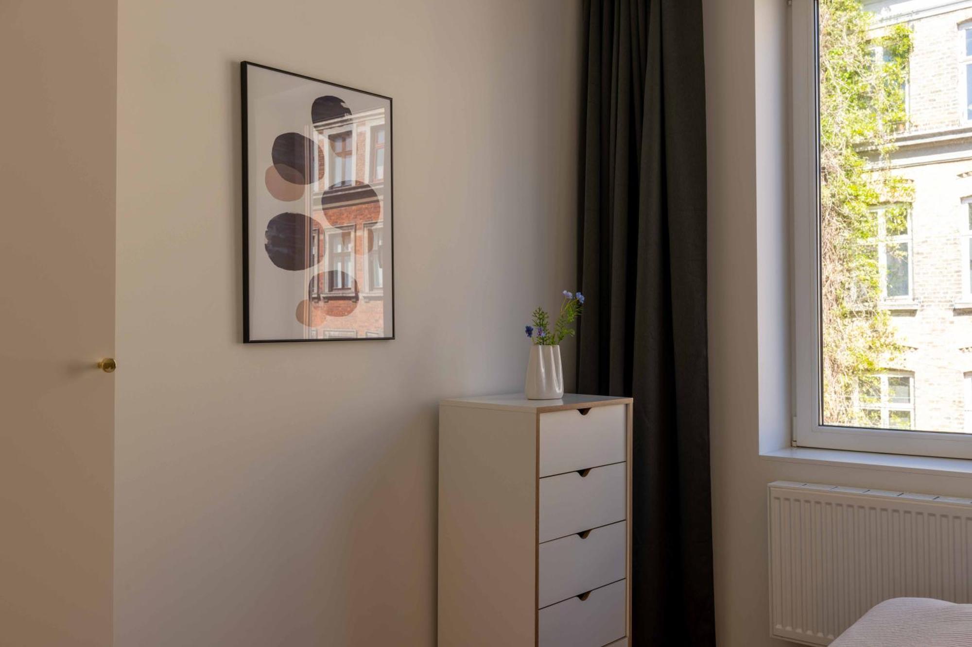 Apartment Newly Renovated 2br With Balcony