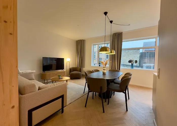 Newly Renovated 2Br With Large Balcony