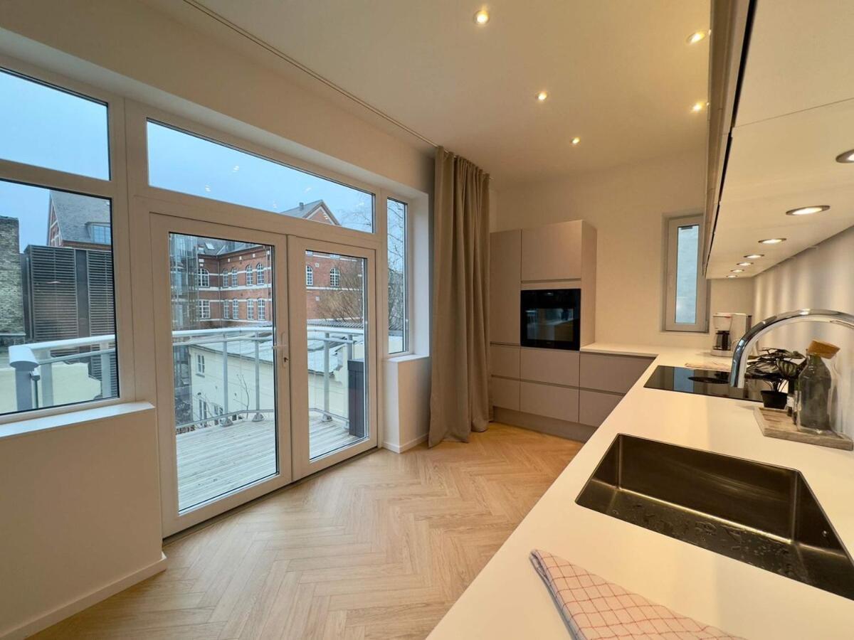 Newly Renovated 2br With Large Balcony Apartment